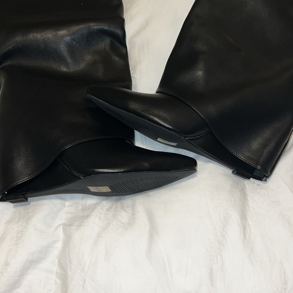 Women’s Vegan Leather Shark boots! 🔥🔥🔥🔥NEW! - Picture 2 of 3